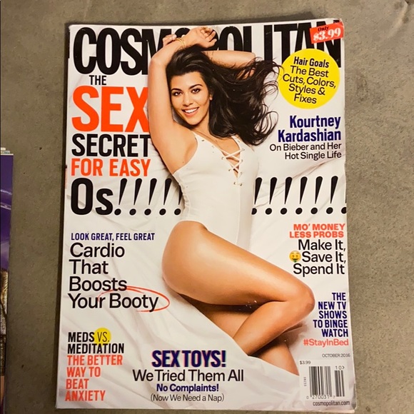 2 Kardashian magazines! 🌟 + 1 FREE mag! - Picture 2 of 4